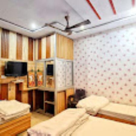 Abhiraj Guest House Mathura Eksteriør bilde