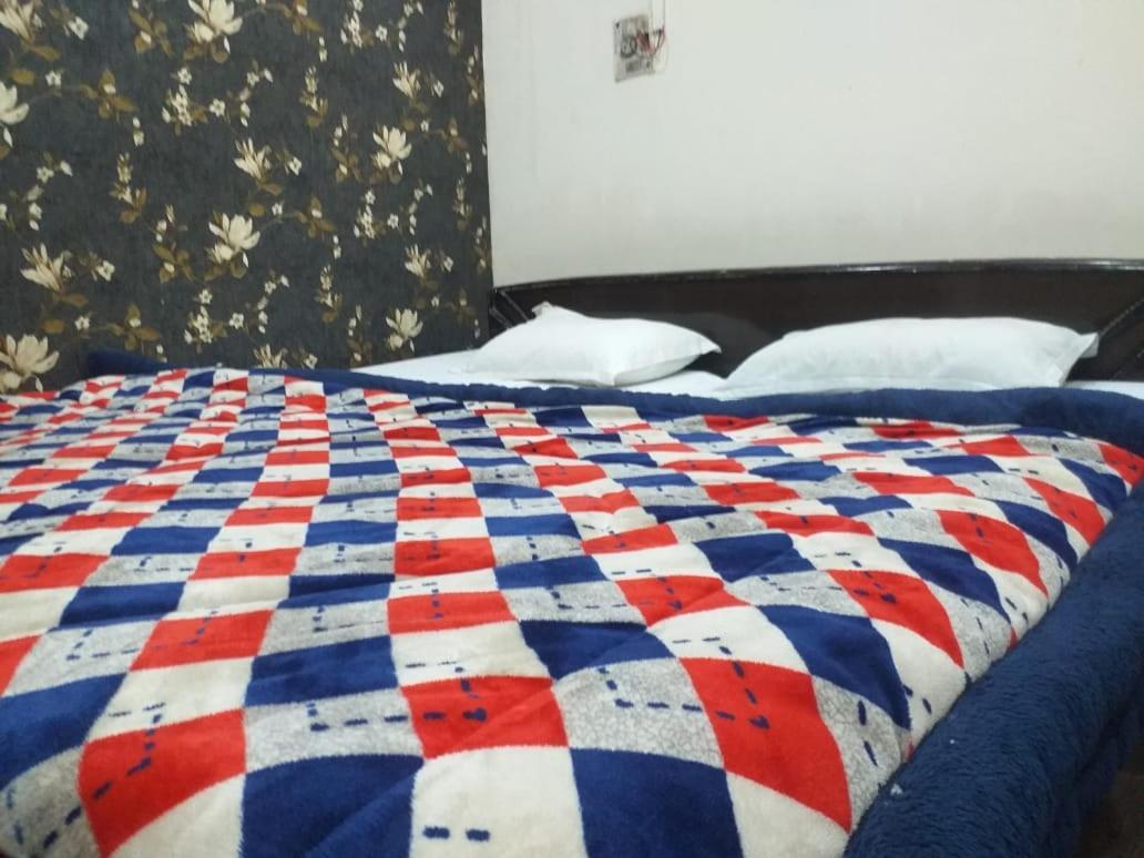 Abhiraj Guest House Mathura Eksteriør bilde
