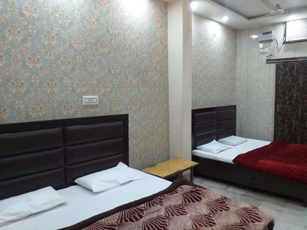 Abhiraj Guest House Mathura Eksteriør bilde