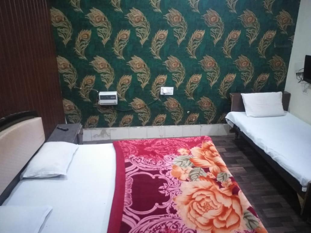 Abhiraj Guest House Mathura Eksteriør bilde